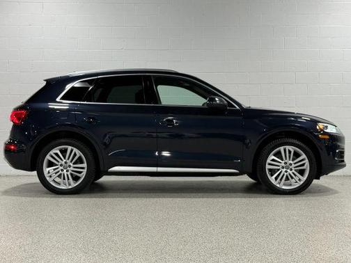 Moonlight Blue Metallic 2018 Audi Q5 2.0T Prestige
