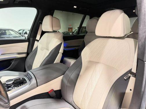 Gray 2023 BMW X7 xDrive40i