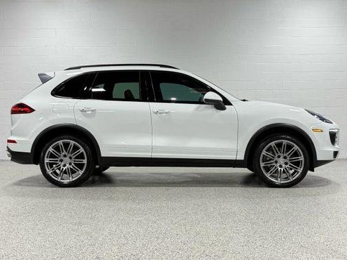 2016 Porsche Cayenne Base