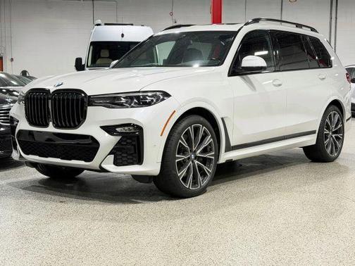 White 2022 BMW X7 xDrive40i