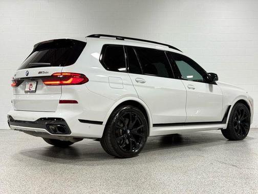 2024 BMW X7 M60i