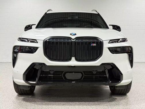 2024 BMW X7 M60i