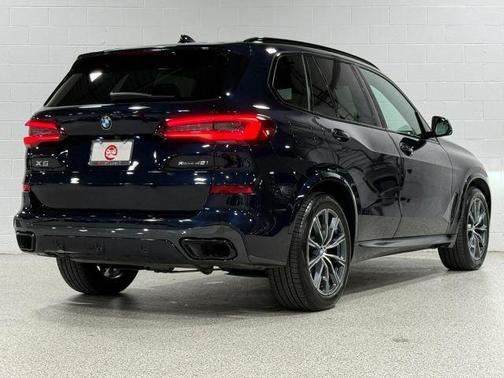 Blue 2022 BMW X5 xDrive40i