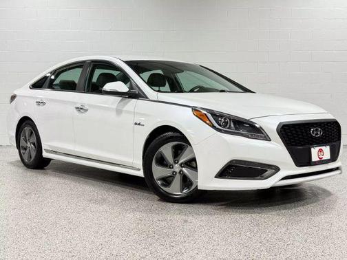 2016 Hyundai SONATA Hybrid Limited