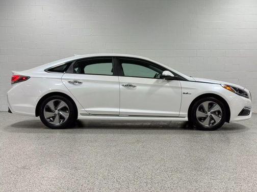2016 Hyundai SONATA Hybrid Limited