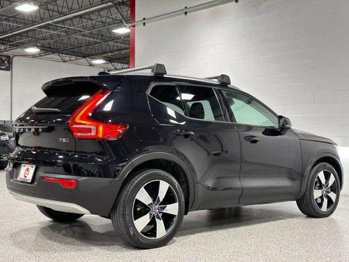 2019 Volvo XC40 T5 Momentum