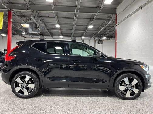 2019 Volvo XC40 T5 Momentum