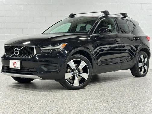 2019 Volvo XC40 T5 Momentum