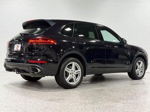 2016 Porsche Cayenne Base