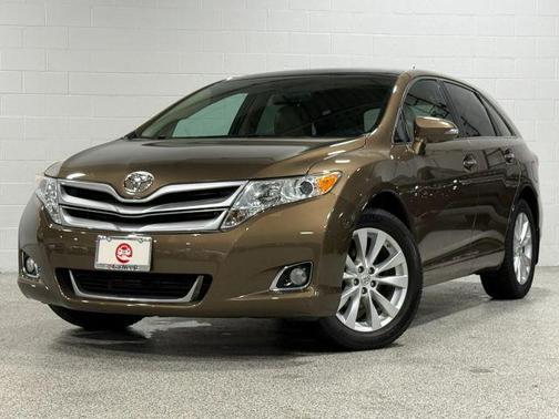 Tan 2013 Toyota Venza XLE