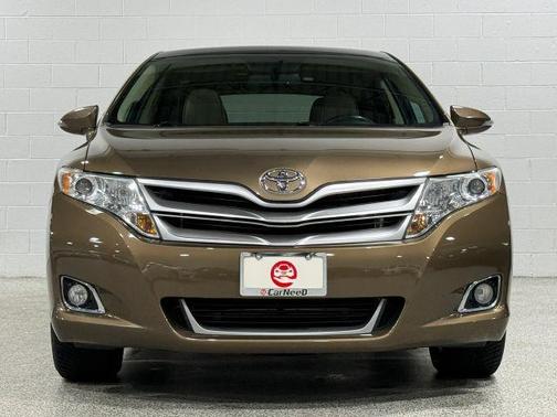 Tan 2013 Toyota Venza XLE