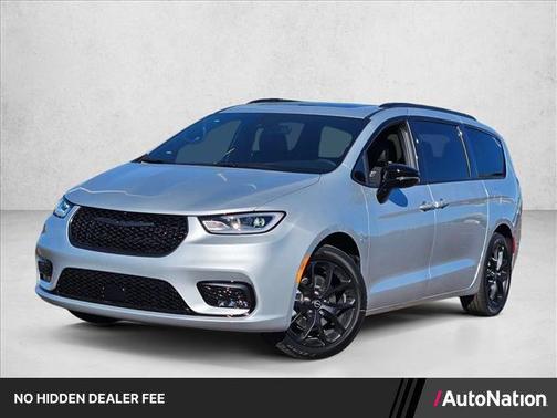 Silver Mist Clearcoat 2026 Chrysler Pacifica Limited