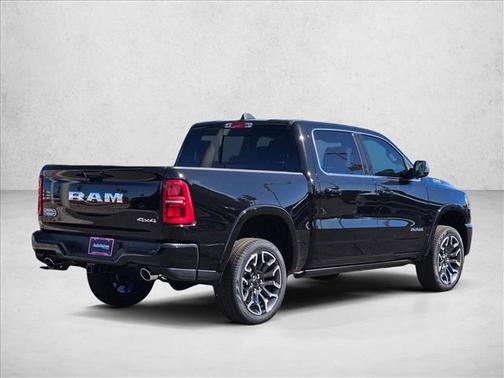 Diamond Black Crystal Pearlcoat 2026 RAM 1500 Longhorn