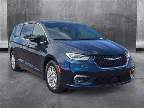 2025 Chrysler Pacifica L