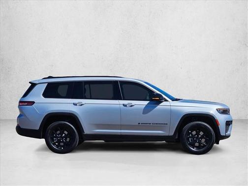 Silver Zynith 2026 Jeep Grand Cherokee L Altitude