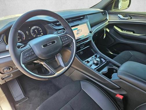 Silver Zynith 2026 Jeep Grand Cherokee L Altitude