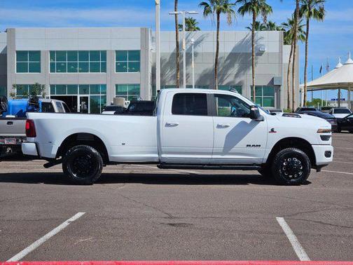 Bright White Clearcoat 2026 RAM 3500 Laramie Crew Cab 4x4 8' Box