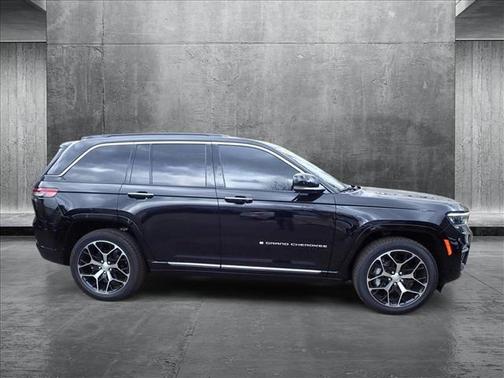 2025 Jeep Grand Cherokee Summit