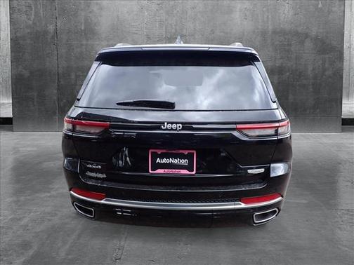 2025 Jeep Grand Cherokee Summit