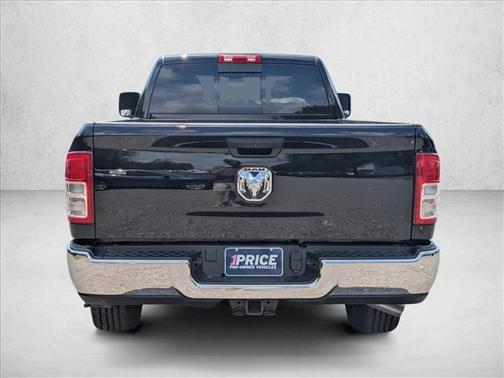 2024 RAM 2500 Tradesman Crew Cab 4x2 8' Box