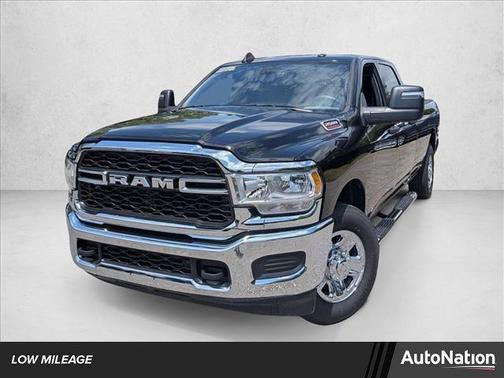 2024 RAM 2500 Tradesman Crew Cab 4x2 8' Box