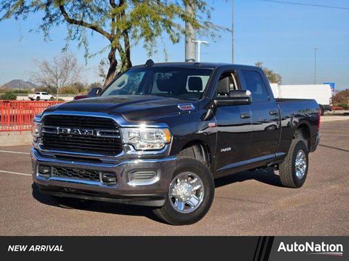 2020 RAM 2500 Tradesman Crew Cab 4X4 6'4' Box