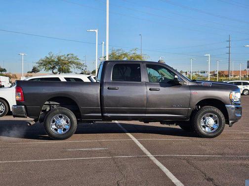 2020 RAM 2500 Tradesman Crew Cab 4X4 6'4' Box