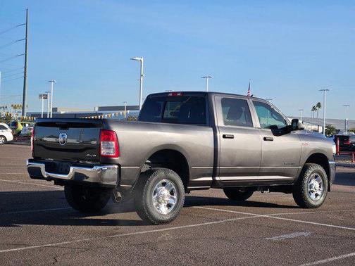 2020 RAM 2500 Tradesman Crew Cab 4X4 6'4' Box