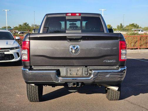 2020 RAM 2500 Tradesman Crew Cab 4X4 6'4' Box