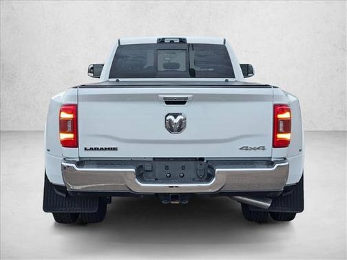 2022 RAM 3500 Laramie Crew Cab 4x4 8' Box