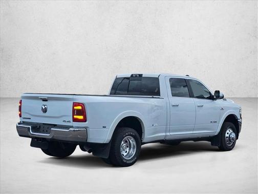 2022 RAM 3500 Laramie Crew Cab 4x4 8' Box