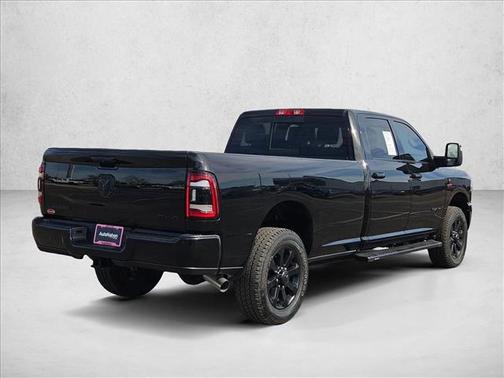 2024 RAM 3500 Laramie Crew Cab 4x4 8' Box