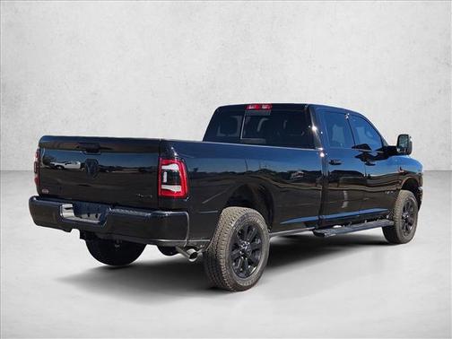 2024 RAM 3500 Laramie Crew Cab 4x4 8' Box