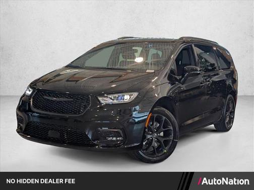 Diamond Black Crystal Pearlcoat 2026 Chrysler Pacifica L