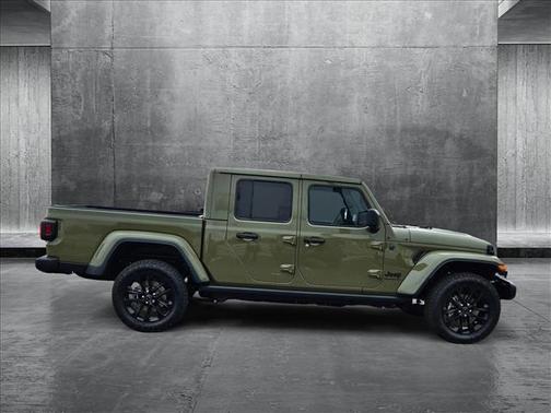 2025 Jeep Gladiator Nighthawk