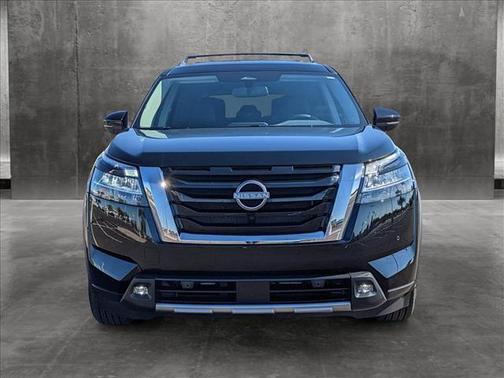 Photo 2 of 27 of 2022 Nissan Pathfinder SL