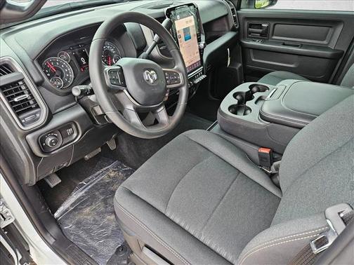 2026 RAM 2500 Tradesman Crew Cab 4x4 6'4' Box