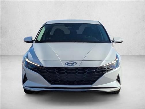 2022 Hyundai ELANTRA SE