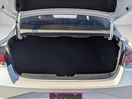 2022 Hyundai ELANTRA SE