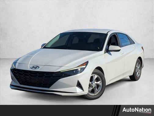 2022 Hyundai ELANTRA SE