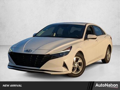 2022 Hyundai ELANTRA SE