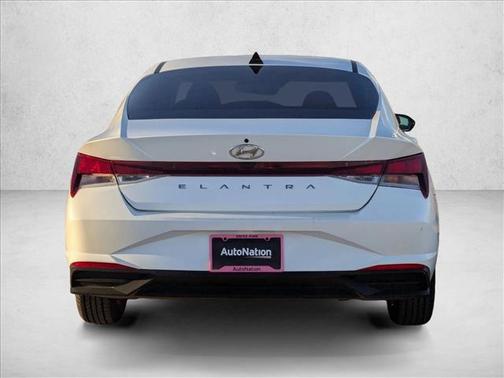 2022 Hyundai ELANTRA SE