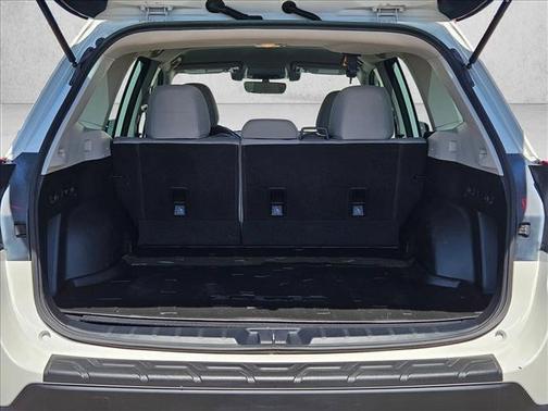Crystal White Pearl 2021 Subaru Forester Base