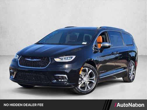 Diamond Black Crystal Pearlcoat 2026 Chrysler Pacifica L