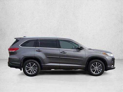 Predawn Gray Mica 2017 Toyota Highlander XLE