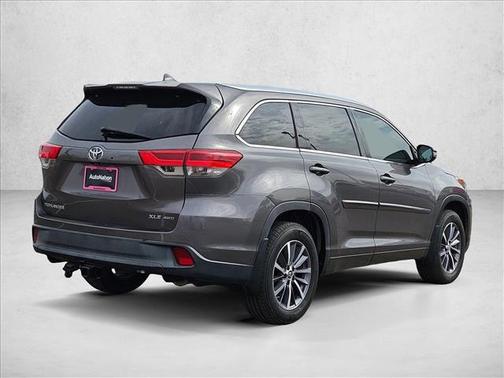 Predawn Gray Mica 2017 Toyota Highlander XLE