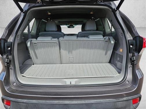 Predawn Gray Mica 2017 Toyota Highlander XLE