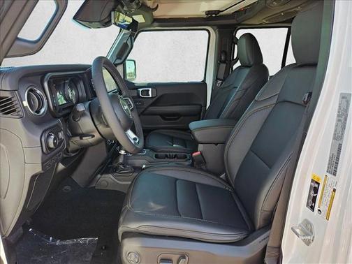 Bright White Clearcoat 2026 Jeep Wrangler 4-Door Sahara 4x4