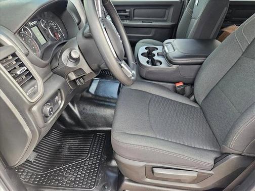2025 RAM 3500 Tradesman Crew Cab 4x4 8' Box