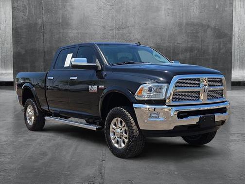 2018 RAM 2500 Laramie Crew Cab 4x4 6'4' Box